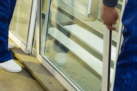 Commercial Glass Repair Technician in Schaumburg, IL