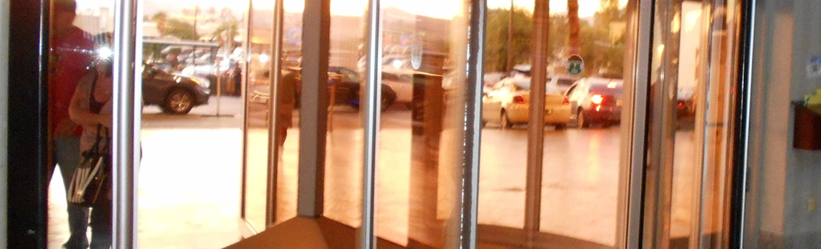 Storefront Glass Repair Cost in Schaumburg, IL